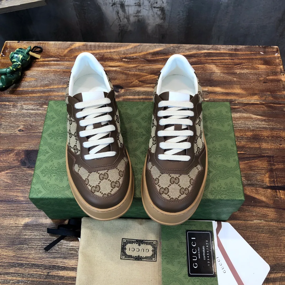 P700💰[Ready stock] Dongguan high-end version (different from market products) upgraded version 35-45 couple model Gucci2021 latest men's and women's casual biscuit shoes, original mold opening, set last version, perfect series! Welcome to taste. Original coding process. Fabric: First-layer cowhide Lining: Silk cowhide Outsole: Original TPU outsole